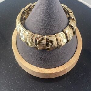 Elegant Gold Bracelet Napier